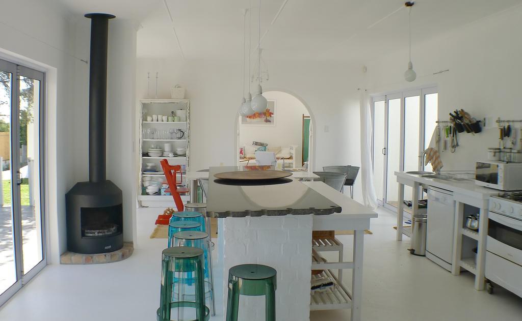 Pashasha Beach House And Hot Tub Hermanus Exterior photo